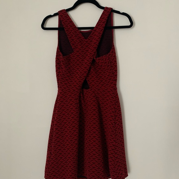 3 for $40 HOLLISTER BURGUNDY CROSS BACK RED/BURGUNDY DRESS SZ SMALL - Picture 6 of 6